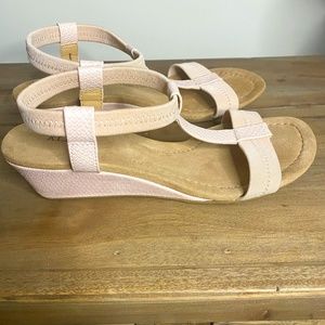 Alfani Voyager Open Toe Casual T-Strap Sandals Sz 7